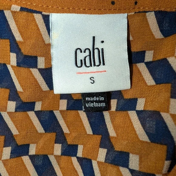 Cabi Geometric Pattern Top - Picture 2 of 10